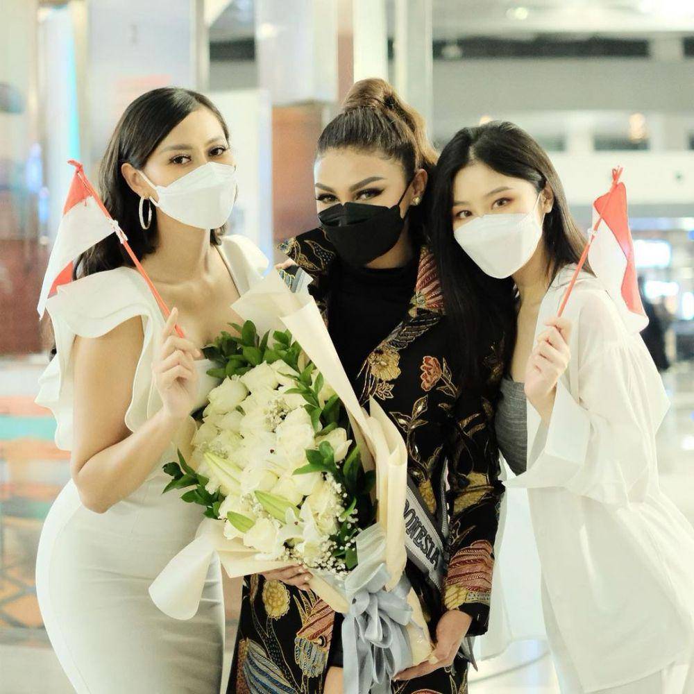 Ayu Mulida, Ayu Saraswati, Jihane Almira (instagram.com/ayusarasw)
