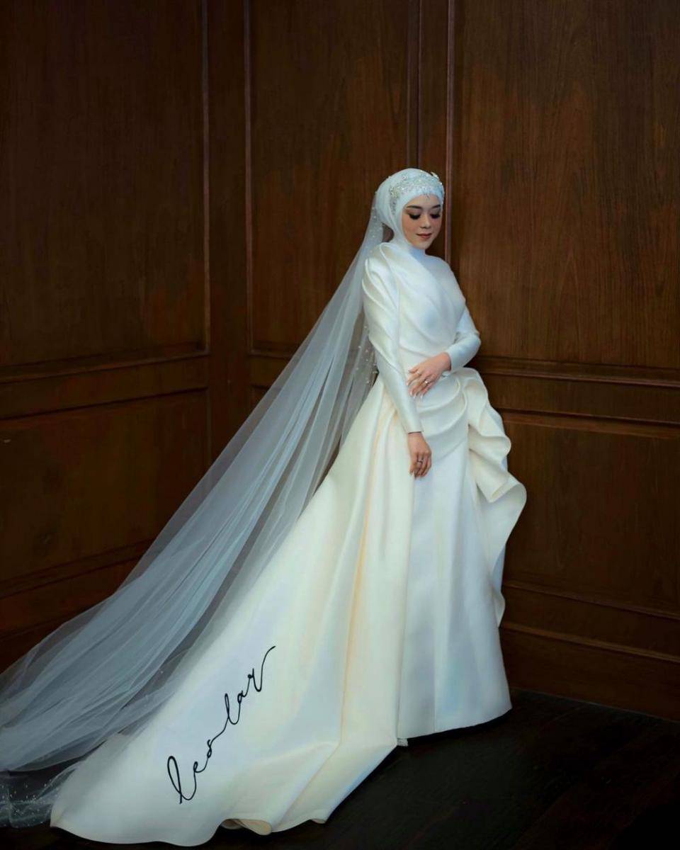 inspirasi wedding dress ala Hian Tjen (instagram.com/hiantjen)
