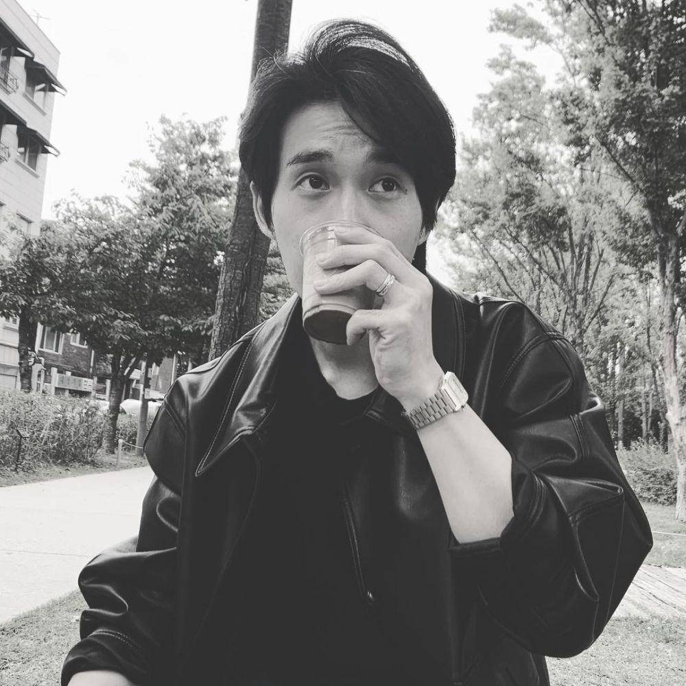 Ryu Deok Hwan (instagram.com/clownryu)