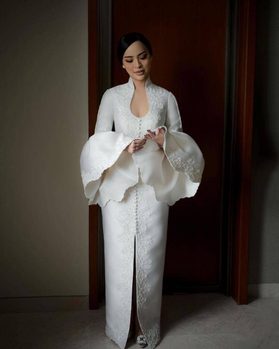 inspirasi wedding dress ala Hian Tjen (instagram.com/hiantjen)