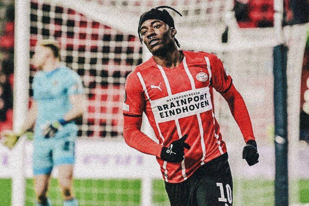 Noni Madueke menjadi pemain andalan PSV Eindhoven musim 2021/2022. (instagram.com/nonzinoo10)