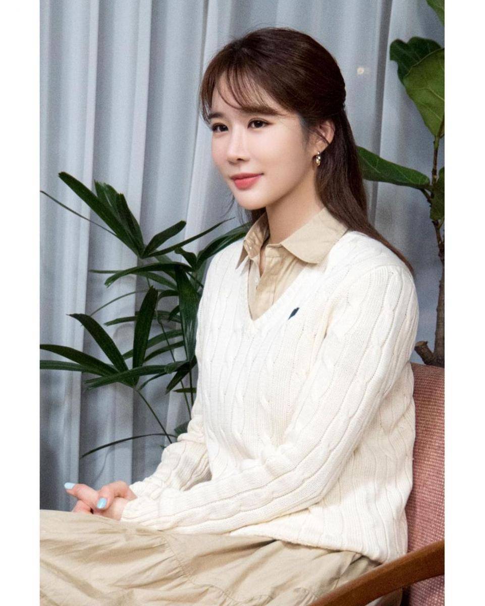 Yoo In Na (instagram.com/yg_stage)