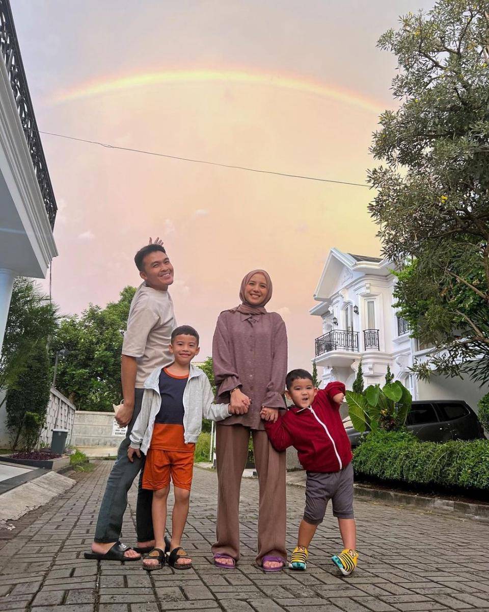 keluarga Tya Ariestya (instagram.com/tya_ariestya)