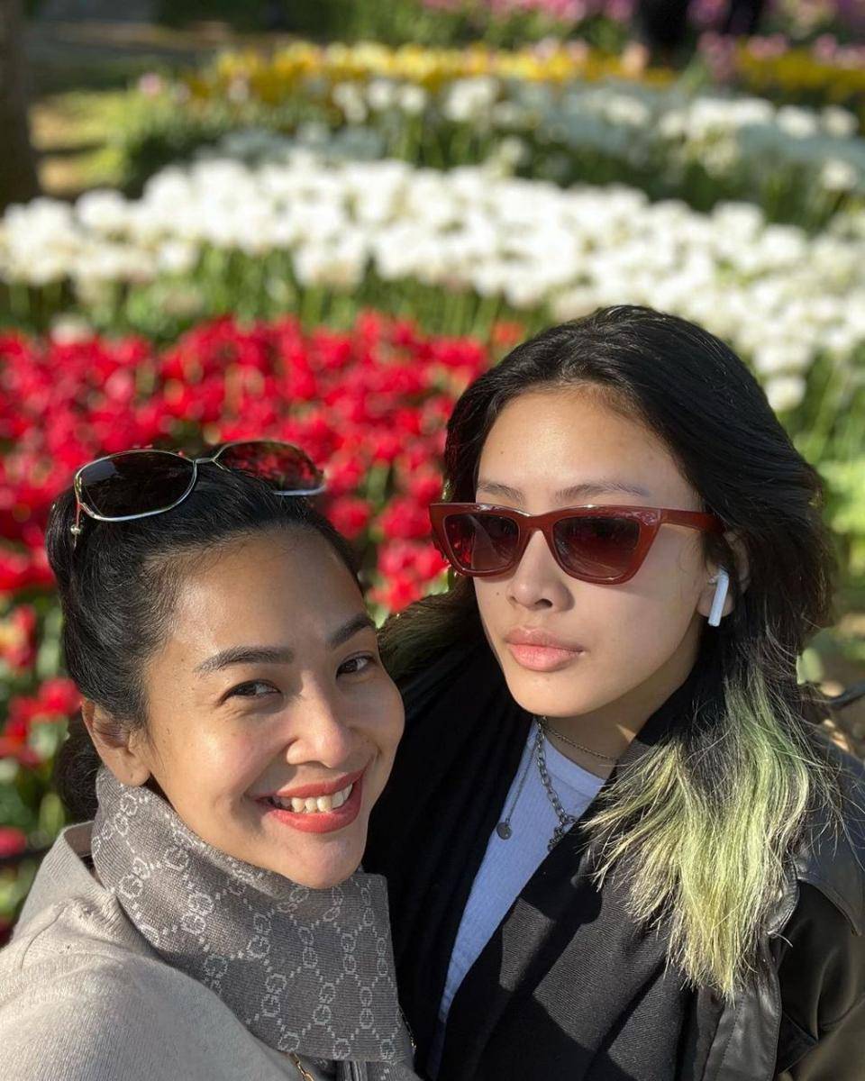 Feni Rose dan putrinya (instagram.com/fenirose)