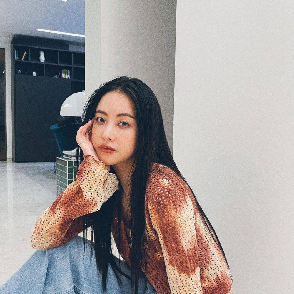 Oh Yeon Seo (instagram.com/ohvely22)