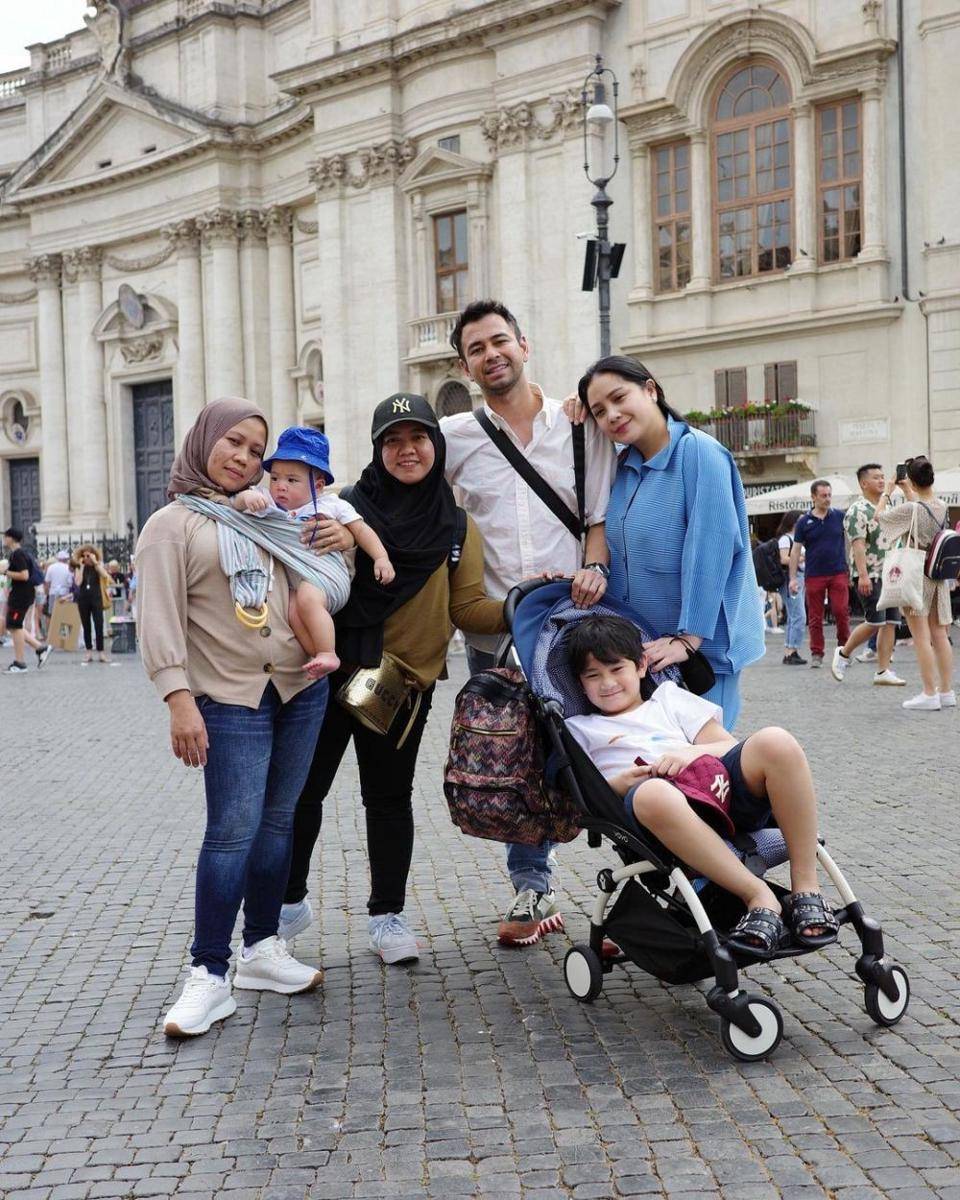 Rini pengasuh Rayyanza (instagram.com/raffinagita1717)