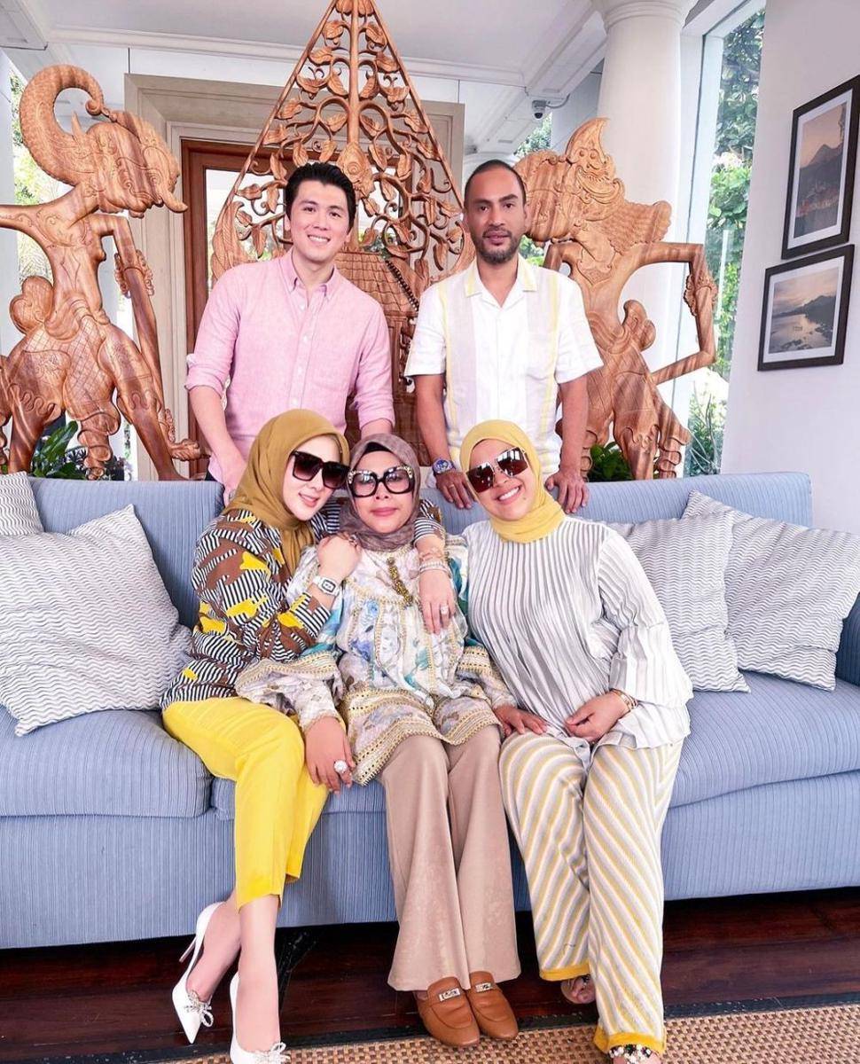 momen penyambutan Syahrini (instagram.com/princessyahrini)