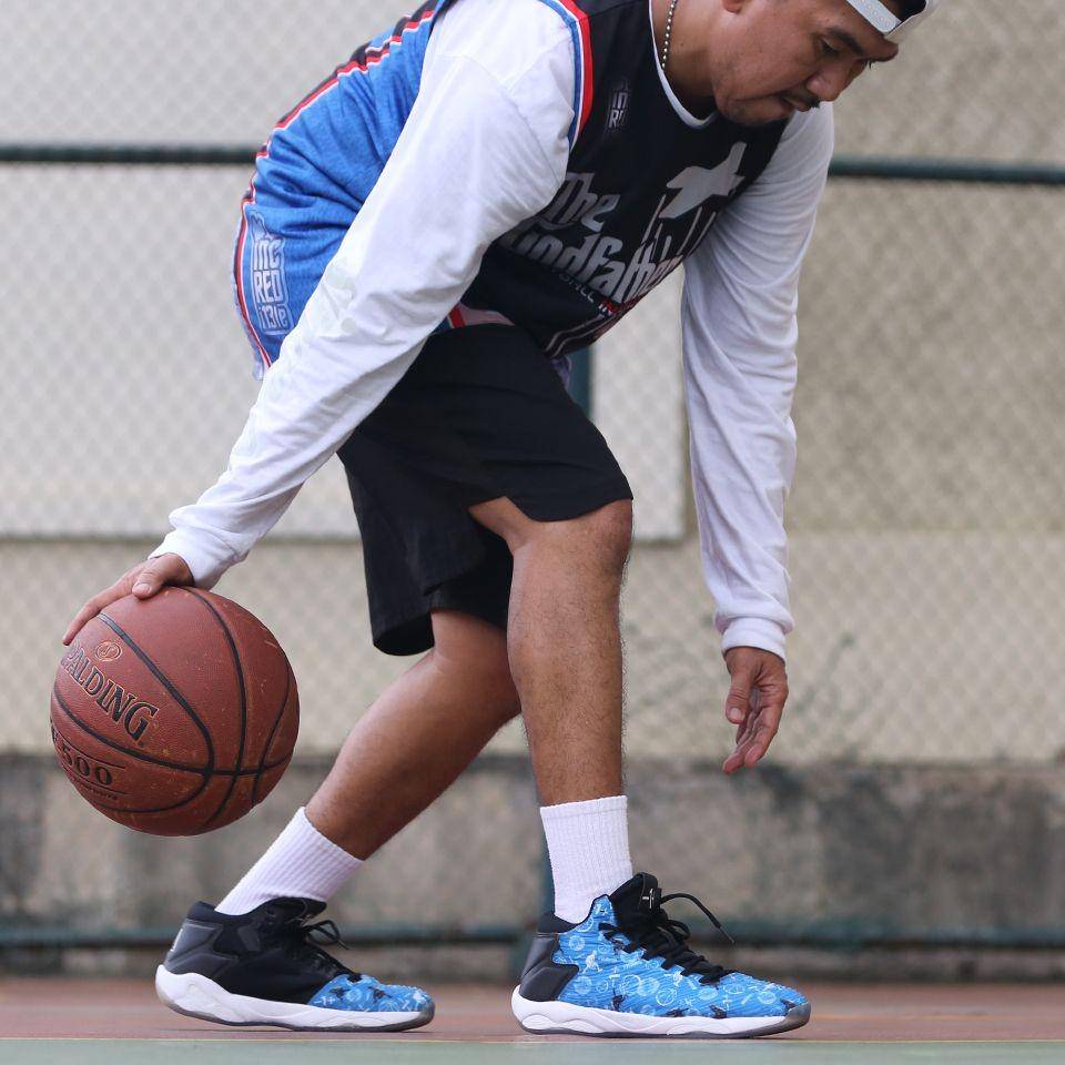 League x Richard Insane (Dok.League)