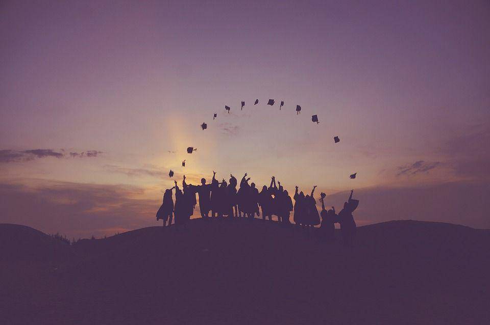 ilustrasi perayaan kelulusan (pixabay.com/Pexels)