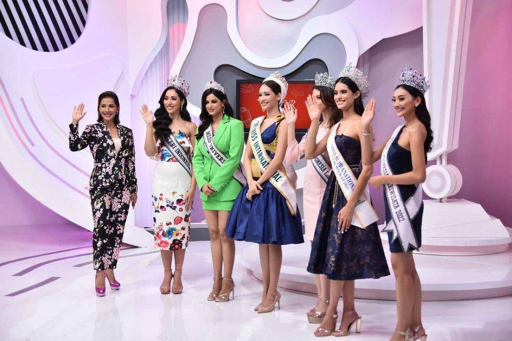 Potret Pemenang Puteri Indonesia 2022 bersama Ratu Dunia Melakukan Media Tour (Instagram.com/officialputeriindonesia)