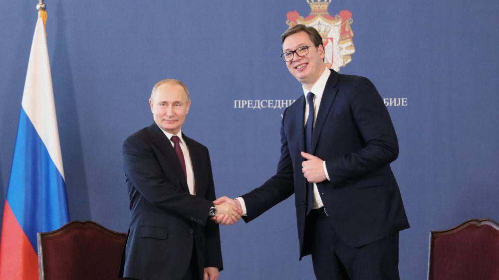 Presiden Rusia, Vladimir Putin dengan Presiden Serbia, Aleksandar Vucic. (twitter.com/KremlinRussia_E)
