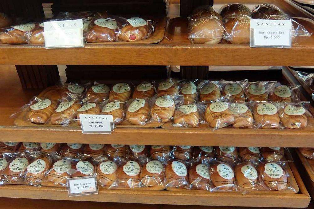 Sanitas Bakery (instagram.com/laurentiadewis)