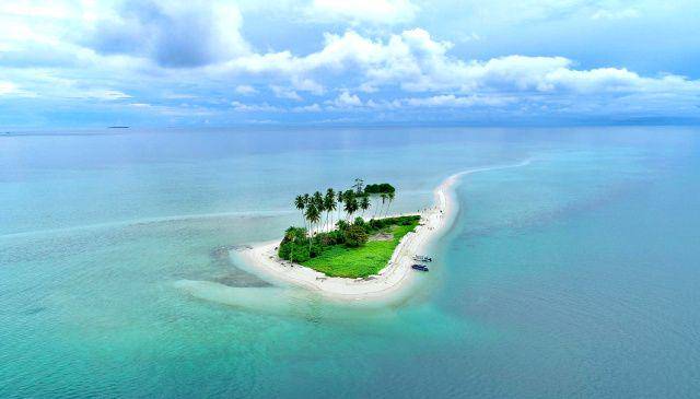 gambar Pulau Manimbora di Kalimantan Timur (instagram.com/nabilah_luthfah)