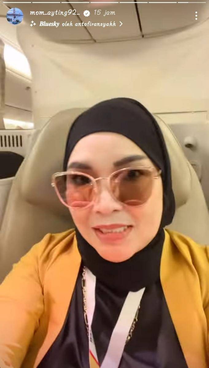 Umi Kalsum, ibu Ayu Ting Ting (instagram.com/mom_ayting92)