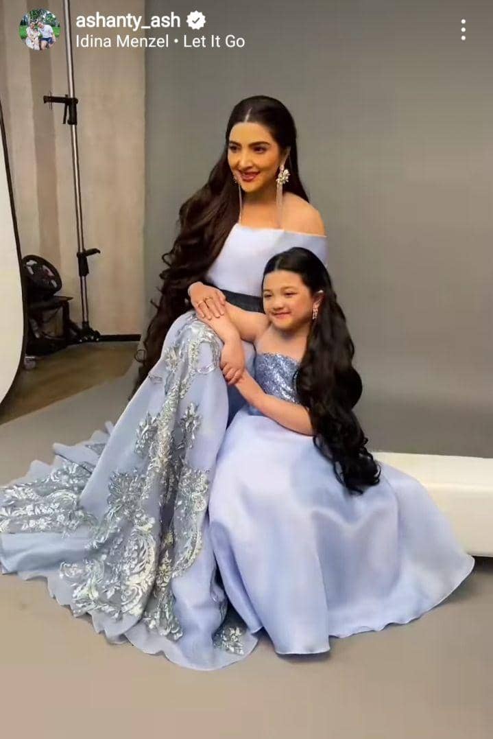 sesi pemotretan keluarga Asix (dok. instagram.com/ashanty_ash)