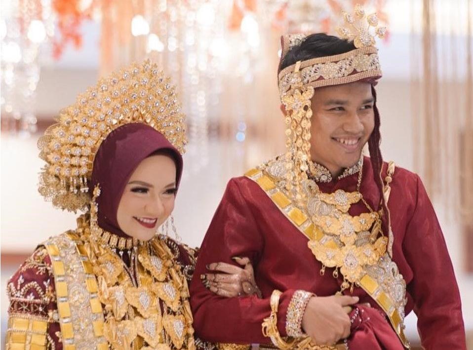 10 Potret Pernikahan Witan Sulaeman dan Rismahani, Meriah dan Bahagia