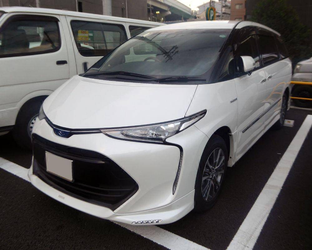 Toyota Estima Hybrid (wikipedia.org)