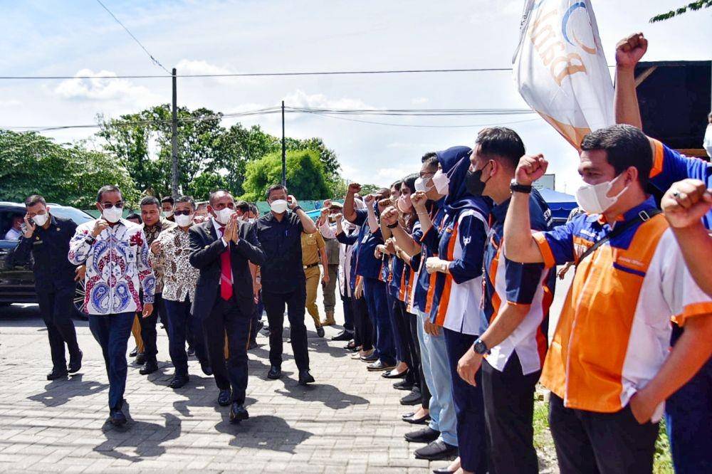 Gubernur Sumatera Utara (Sumut) Edy Rahmayadi menghadiri sekaligus meresmikan Pembukaan Operasional Kantor Cabang Pembantu Bank Sumut di Komplek Citra Wisata, Jalan Karya Wisata Medan Johor, Senin (30/5/2022).