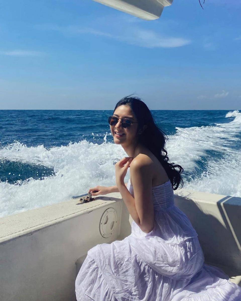 Ayu Saraswati (instagram.com/ayusarasw)