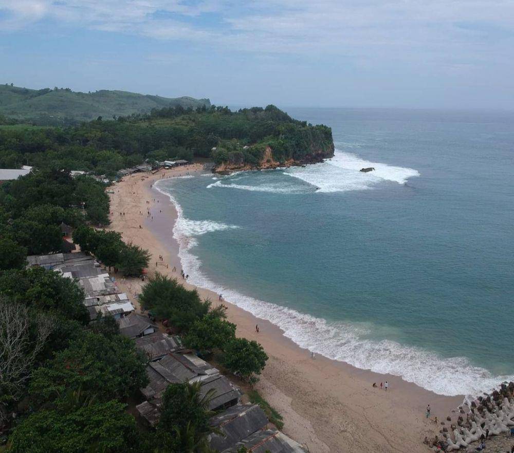 Pantai Tambakrejo (instagram.com/traveliwir)