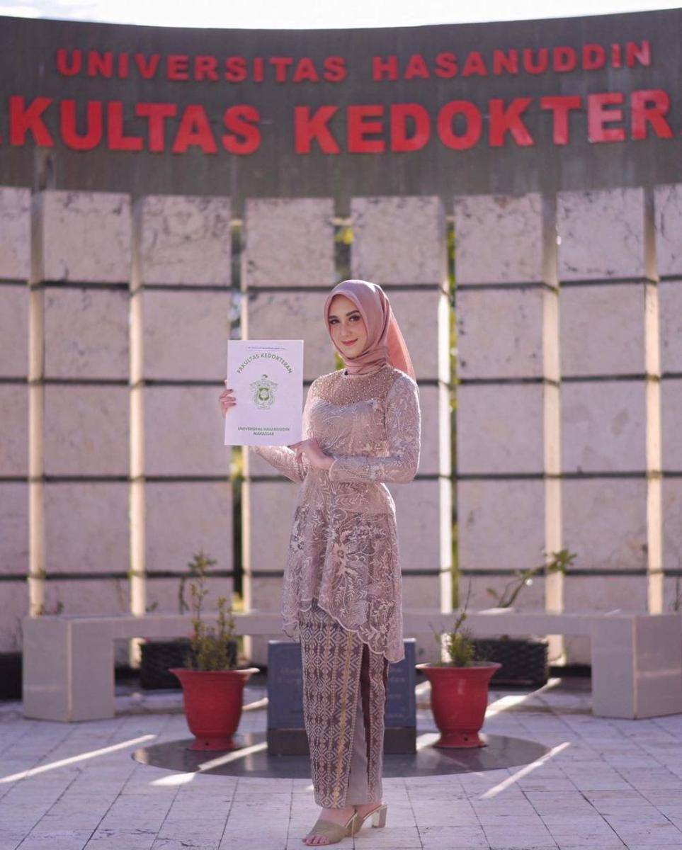 Arina Rezkyana Arfa (instagram.com/arinarezkyanaa)