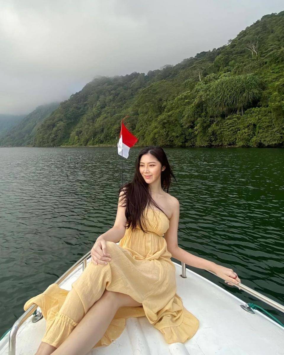 Ayu Saraswati (instagram.com/ayusarasw)