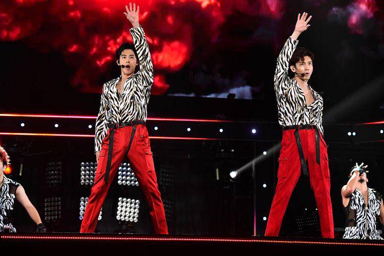 TVXQ 4th Japan Dome Tour (smentertainment.com)