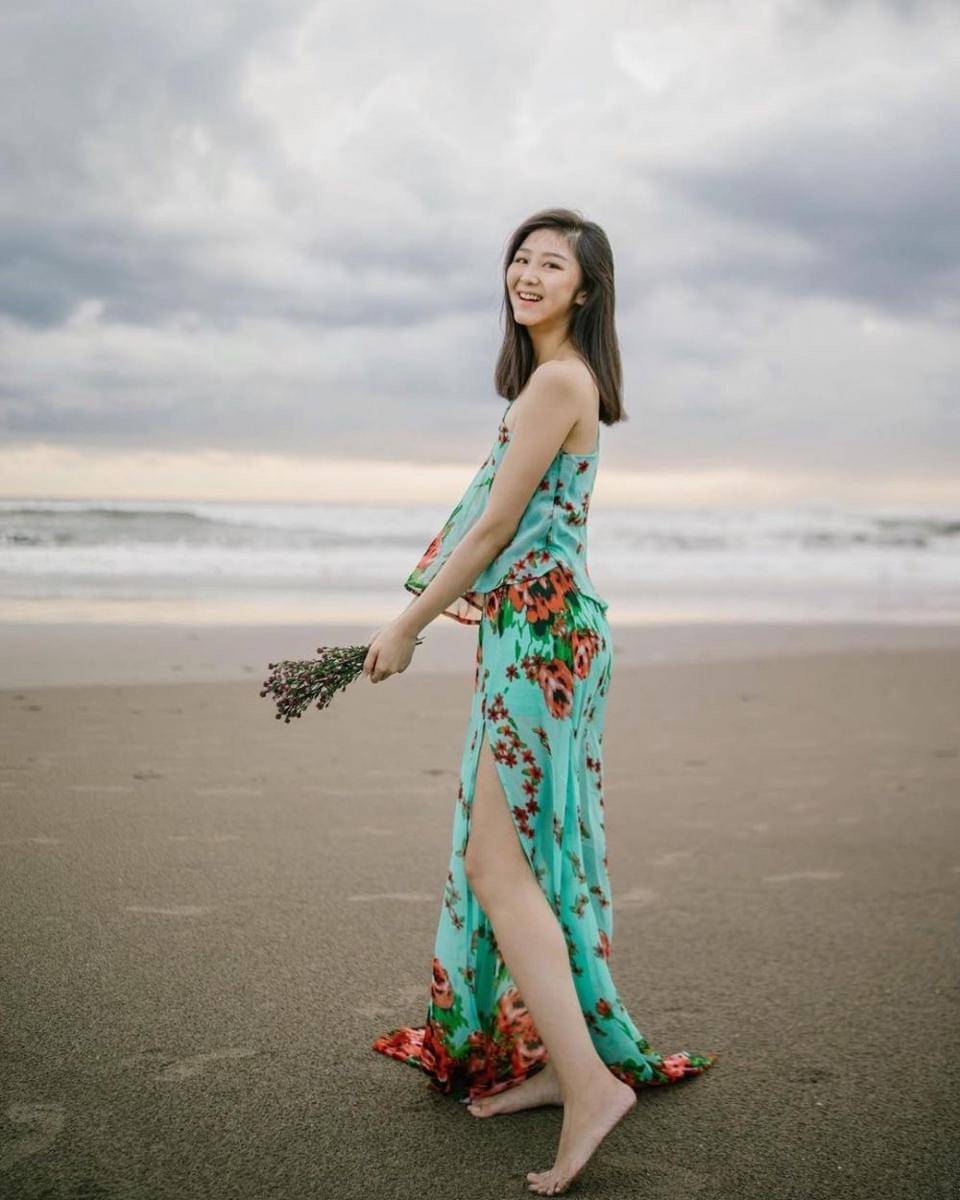 Ayu Saraswati (instagram.com/ayusarasw)