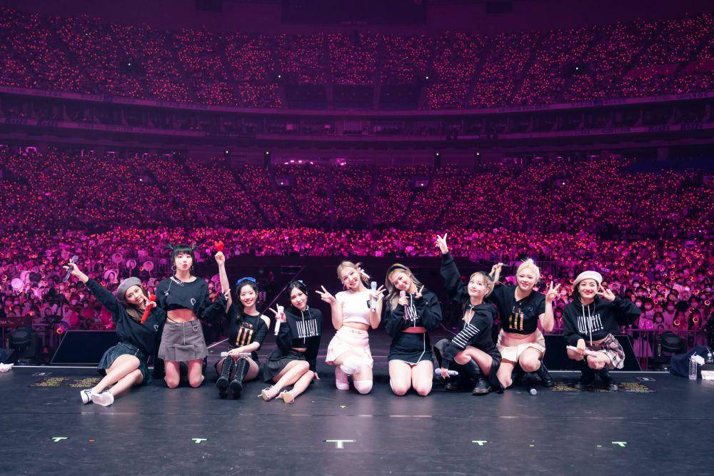 TWICE 4TH WORLD TOUR 'III' IN JAPAN (twitter.com/JYPETWICE_JAPAN)