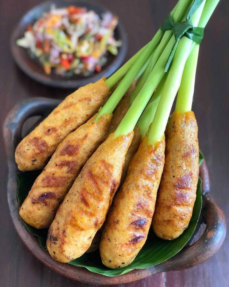 Sate lilit ayam (instagram.com/mrs.wijaya)