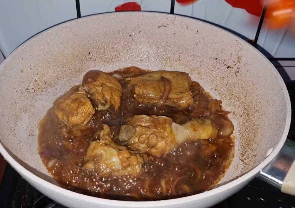 ayam kecap manis pedas (youtube.com/Ceceromed Kitchen)