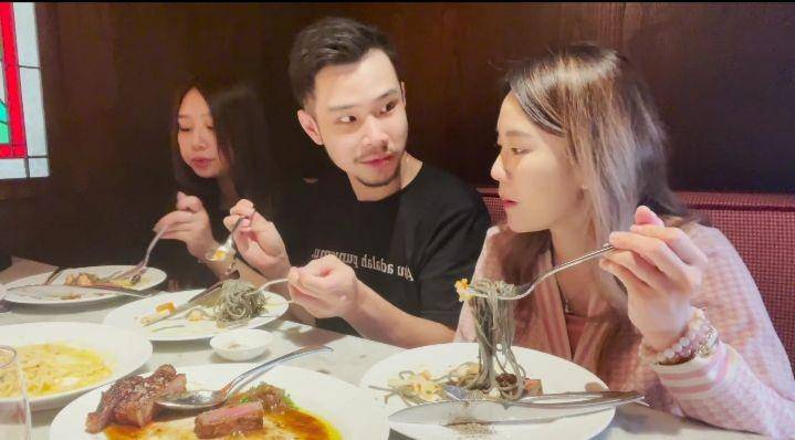 potret Jessica Jane jadi nyamuk gemas di momen kencan kakaknya (youtube.com/Jessica Jane)