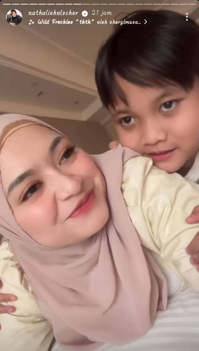 Nathalie Holscher liburan di Singapura. (instagram.com/nathalieholscher)