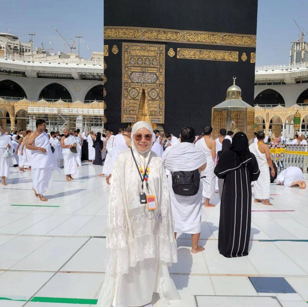 keluarga Ayu Ting Ting umrah (instagram.com/mom_ayting92_)