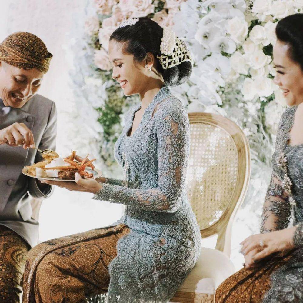 Maudy Ayunda dan papa (instagram.com/muren.s)