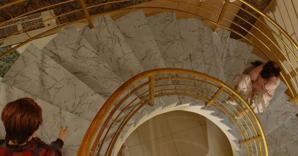 Gian mendorong Mikha hingga jatuh ( Dok. Hitmaker Studio / The Doll 3 )