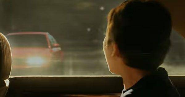 Momen Gian saat hendak tertabrak ( Dok. Hitmaker Studios / The Doll 3 )