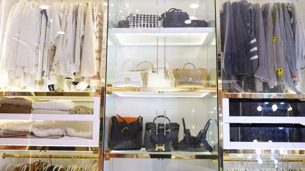 walk-in closet Tasyi Athasyia (youtube.com/tasyiathasyia)