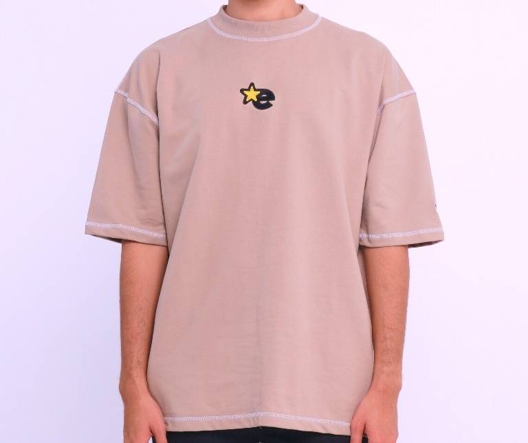 Erigo sebagai merk kaos distro (tokopedia.com)