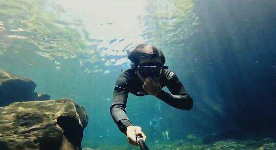 potret Dzawin Nur saat freedive (youtube.com/Dzawin Nur)