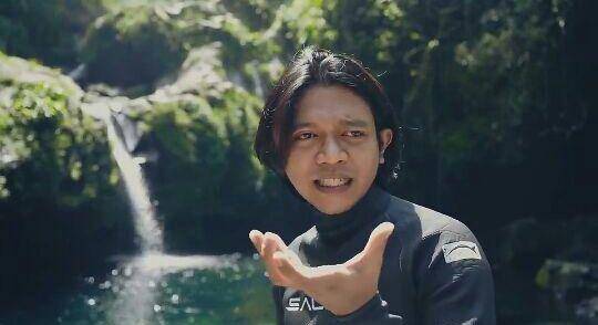 potret Dzawin Nur saat freedive (youtube.com/Dzawin Nur)