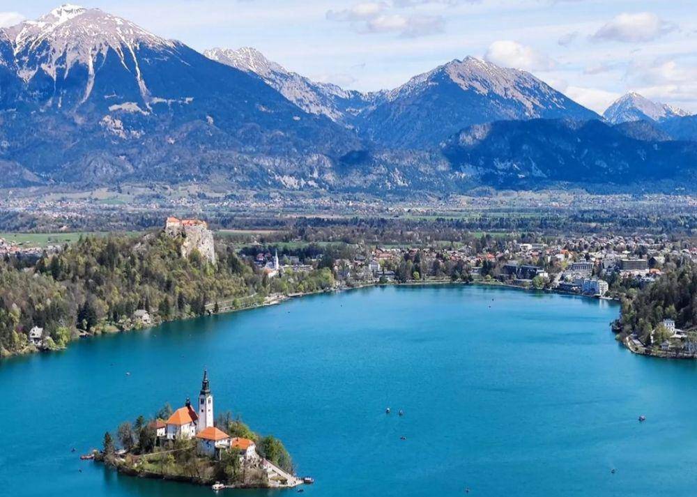 Lake Bled (instagram.com/mirkokuhne)