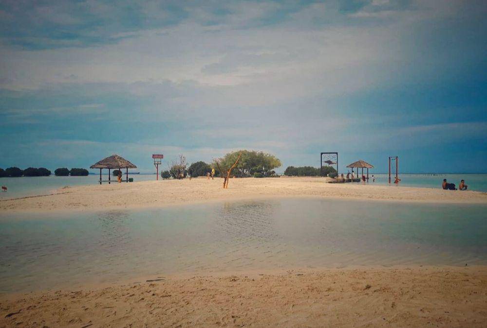Pantai Pasir Perawan (instagram.com/kelapkelipfoto)