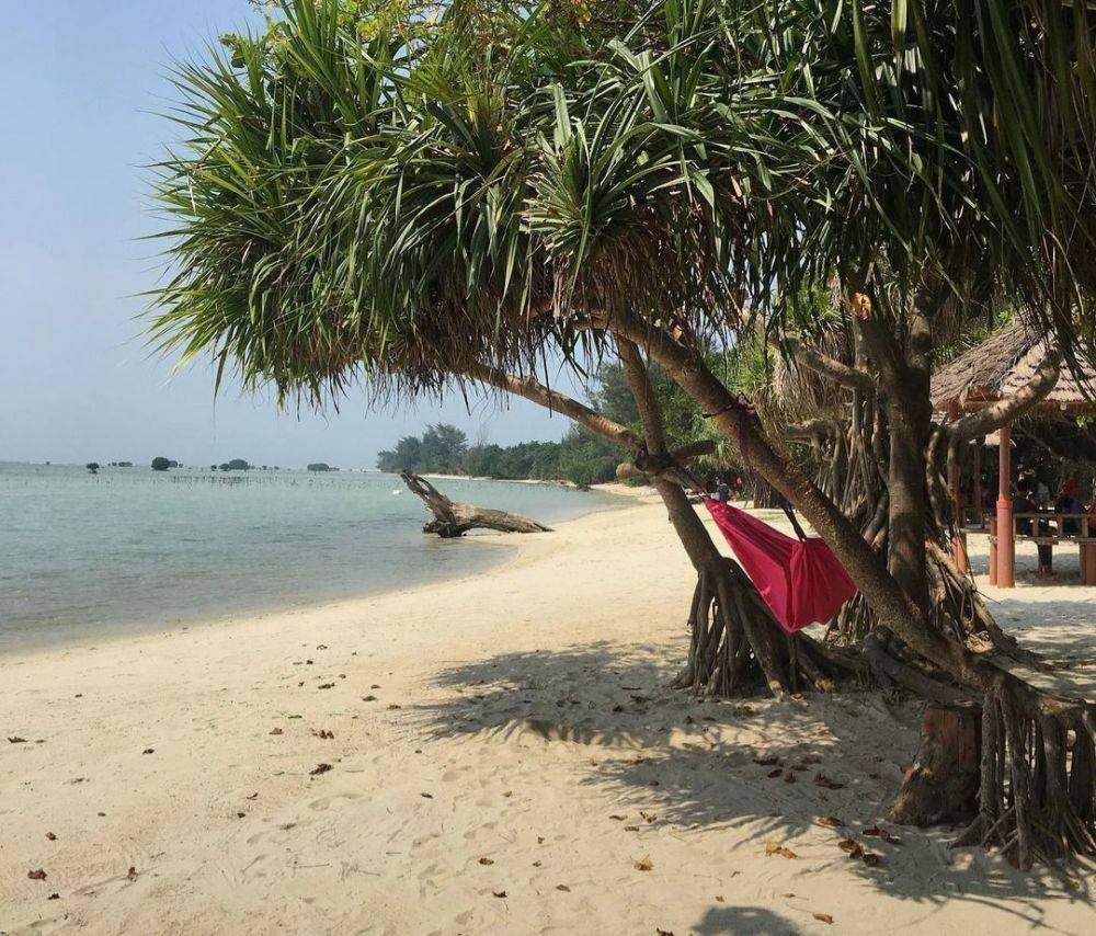 Pantai Pasir Perawan (instagram.com/expedition_nusantara)