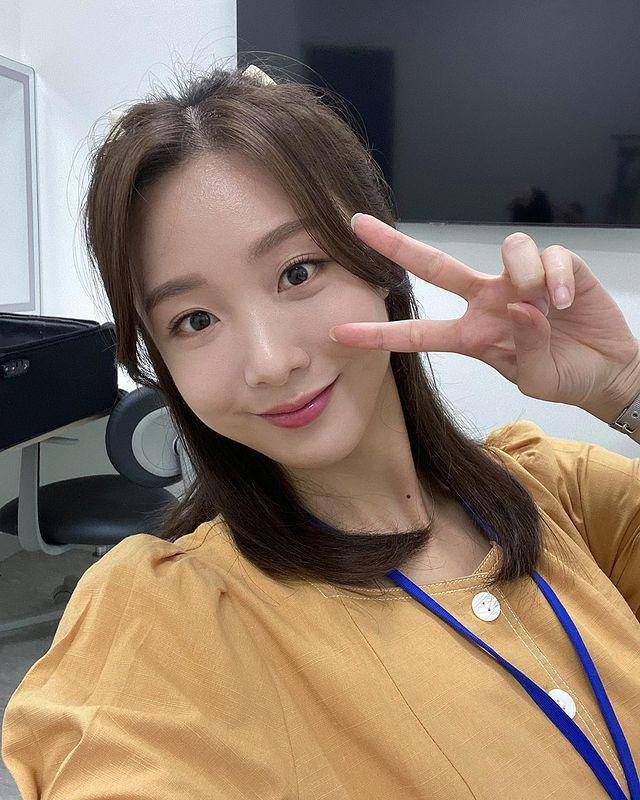 Kim Cha Yoon (instagram.com/chayoonee)