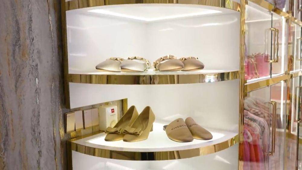 walk-in closet Tasyi Athasyia (youtube.com/tasyiathasyia)