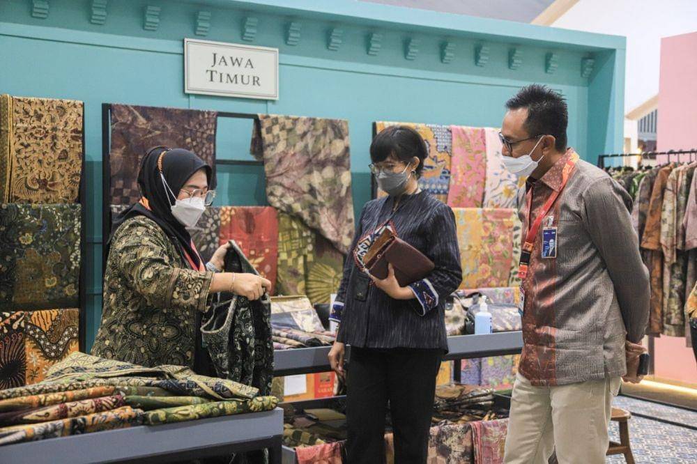 Direktur Bisnis Kecil & Menengah BRI, Amam Sukriyanto, saat menghadiri acara Karya Kreatif Indonesia (KKI) 2022 yang diselenggarakan oleh Bank Indonesia dari 26 hingga 29 Mei 2022, di Jakarta Convention Center (JCC). (Dok. BRI)