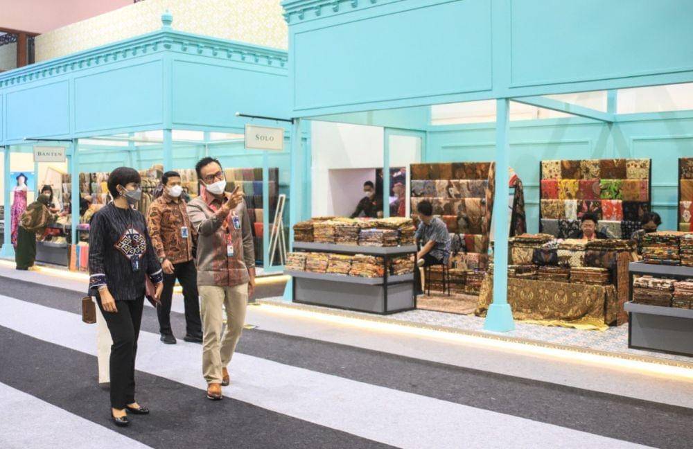 Direktur Bisnis Kecil & Menengah BRI, Amam Sukriyanto, saat menghadiri acara Karya Kreatif Indonesia (KKI) 2022 yang diselenggarakan oleh Bank Indonesia dari 26 hingga 29 Mei 2022, di Jakarta Convention Center (JCC). (Dok. BRI)