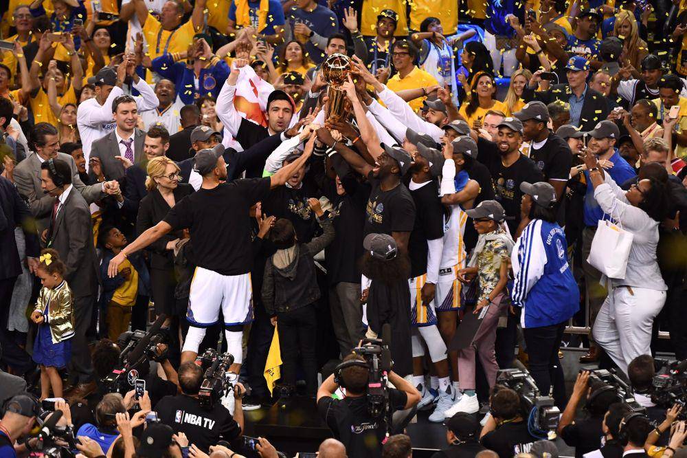 Golden State Warriors (twitter.com/warriors)