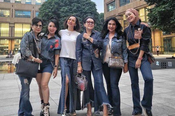 Mayangsari dan geng sosialita (instagram.com/mayangsari_official)